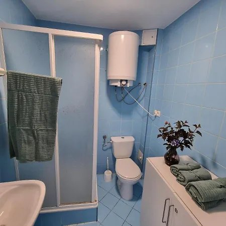 Medusa 300 Metrow Od Plazy * غدانسك