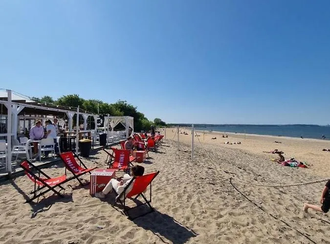 Medusa 300 Metrow Od Plazy * Gdańsk